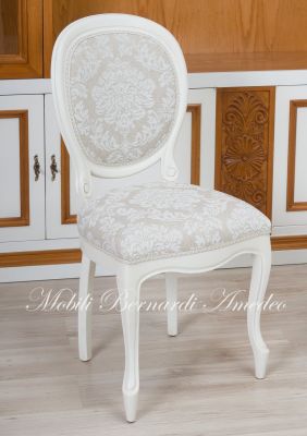 Sedia in stile classico Luigi Filippo colore bianco imbottita e rivestita con tessuto damascato